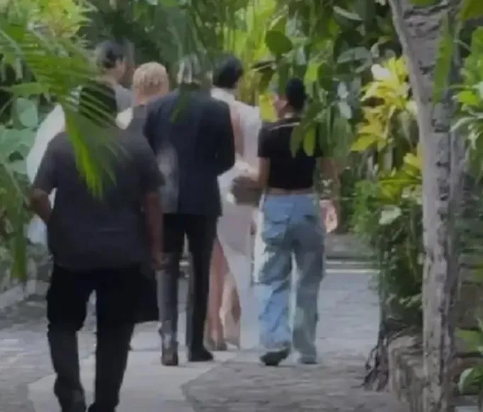 Se dice que la boda es en una hacienda de Tequesquitengo.