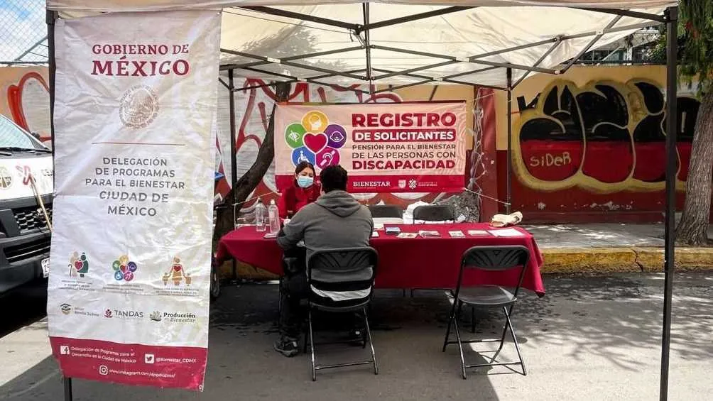 Las personas pueden hacer diferentes tipos de trámites.