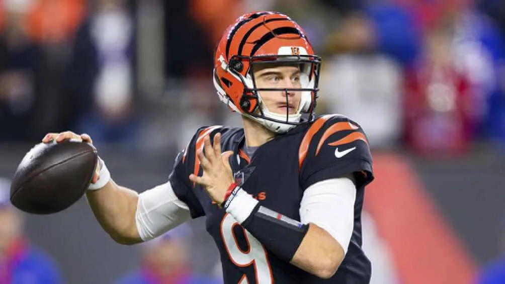 Burrow fue el primero en recibir contrato