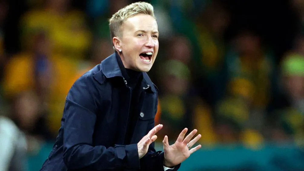 Bev Priestman, fue suspendida un año