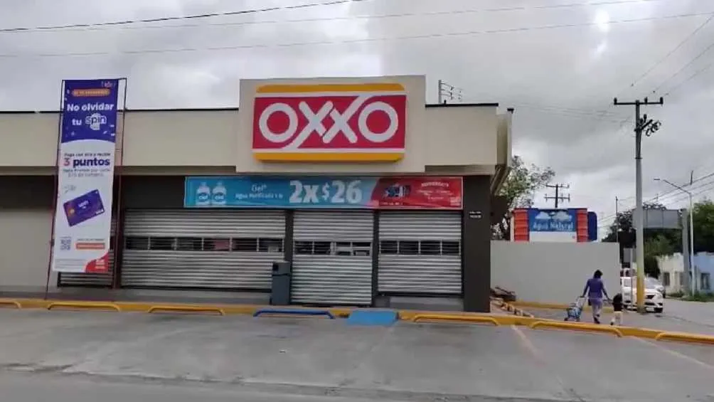 Twitter: @AdolfoPrietoVec La inseguridad en Nuevo Laredo, Tamaulipas llevó al cierre de todos los Oxxo.