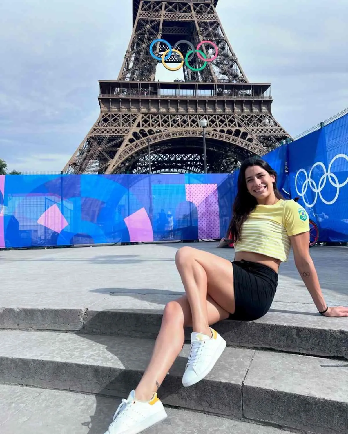 Ana en la Torre Eiffel