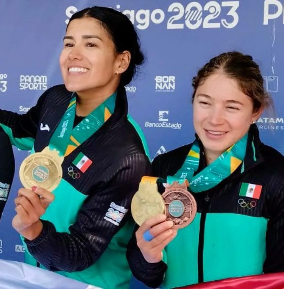 Alanís y Briones con medalla de oro