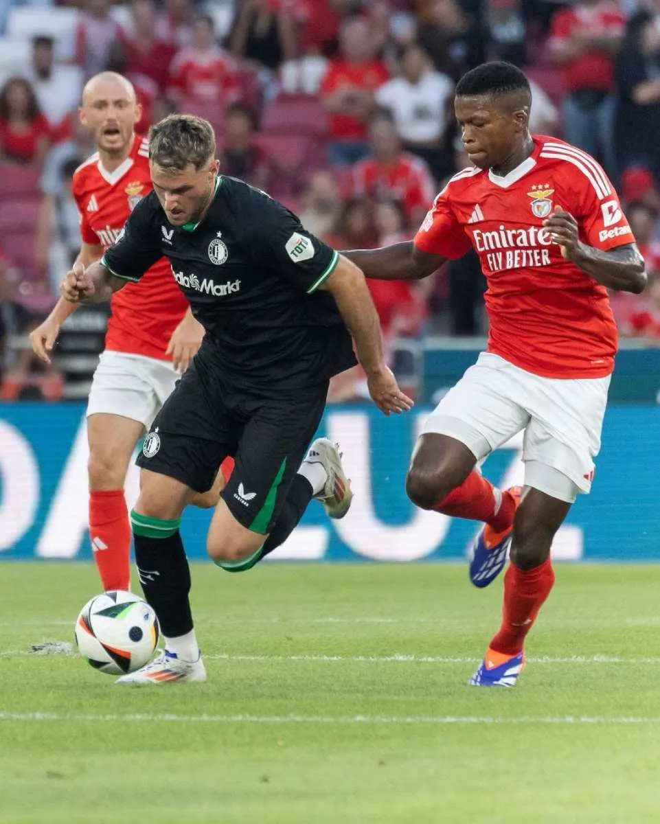 INSTAGRAM: @sant.gimenez El delantero mexicano cumple dos años en Europa