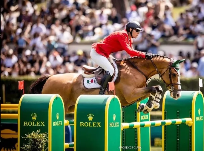 INSTAGRAM: @carloshankg Carlos Hank en competencia