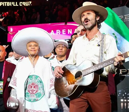 Pitbull Cruz junto a Leiva