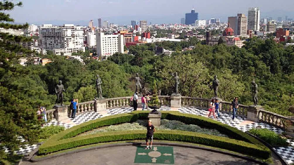Chapultepec es un lugar público al que puede acudir todo mundo.