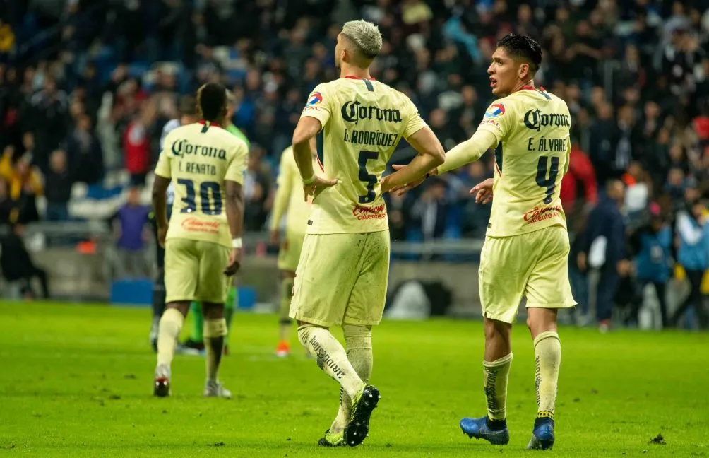 Guido Rodríguez y Edson Álvarez en el Club América