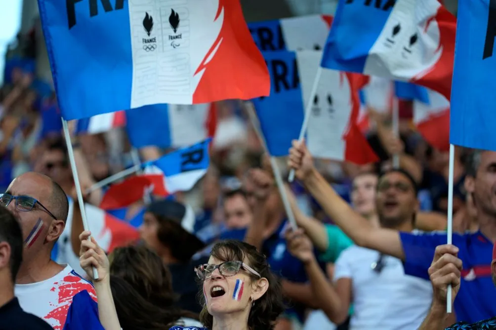 Afición de Francia celebrando la victoria