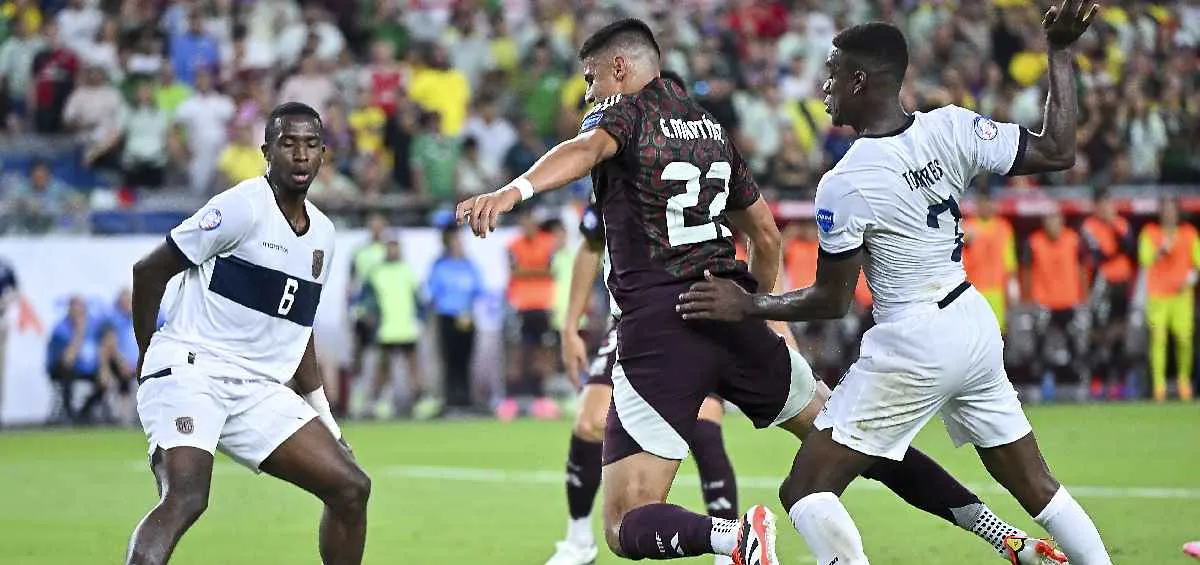 Memo Martínez con el Tri