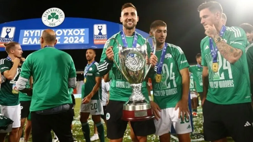 Andraž Šporar ha levantado titulos con el Panatinaikos