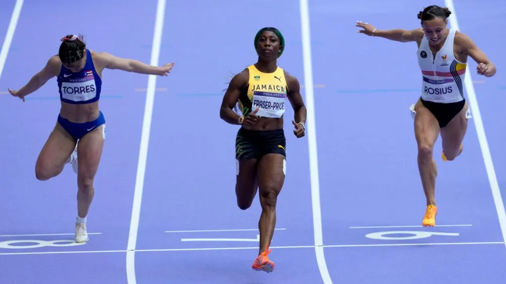 AP Fraser-Pryce en competencia