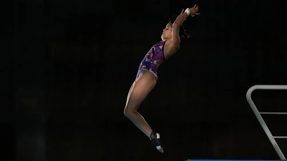 Victoria Garza durante la prueba de 10 metros