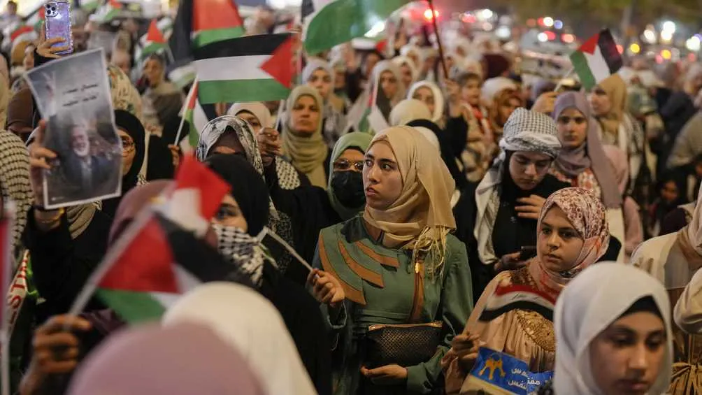 AP En Irán buscan venganza por la muerte del líder de Hamas Ismail Haniyeh.