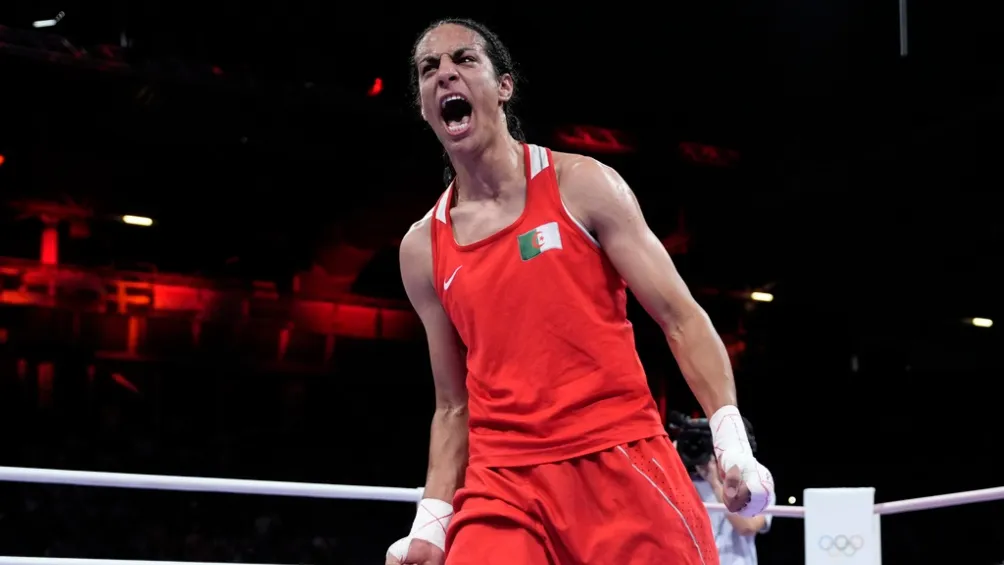 AP Imane Khelif va por el oro en Paris 2024