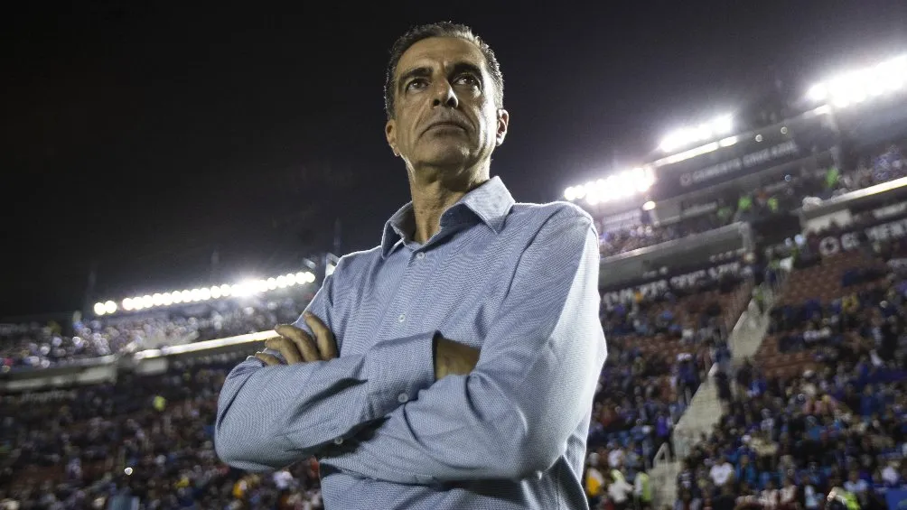 MEXSPORT Renato Paiva dirigiendo al Toluca