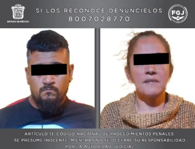 Los dos individuos fueron llevados ante el Ministerio Público para seguir con su proceso legal. Foto X Fiscalía Edomex