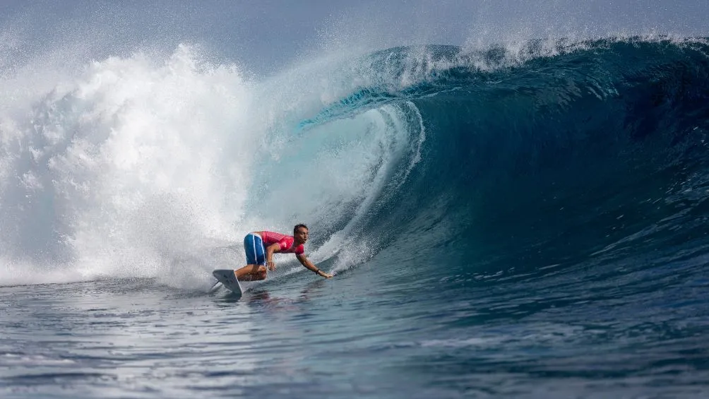 El surf recibió un invitado especial en Tahití