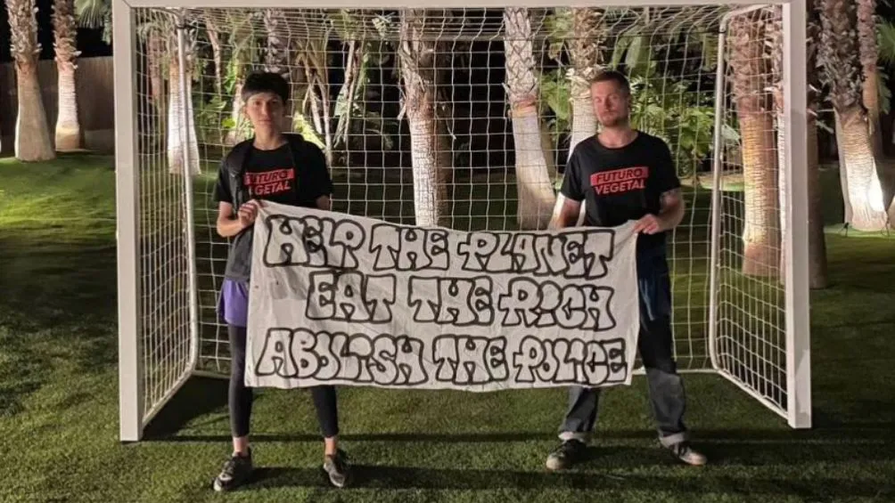 INSTAGRAM: @futurovegetal Los activistas que vandalizaron la casa de Messi