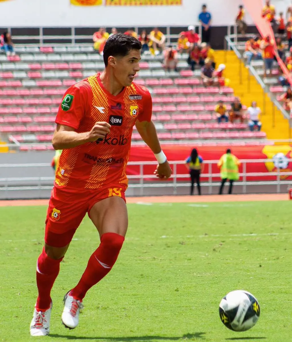 González llegó al futbol costarricense en junio de este año