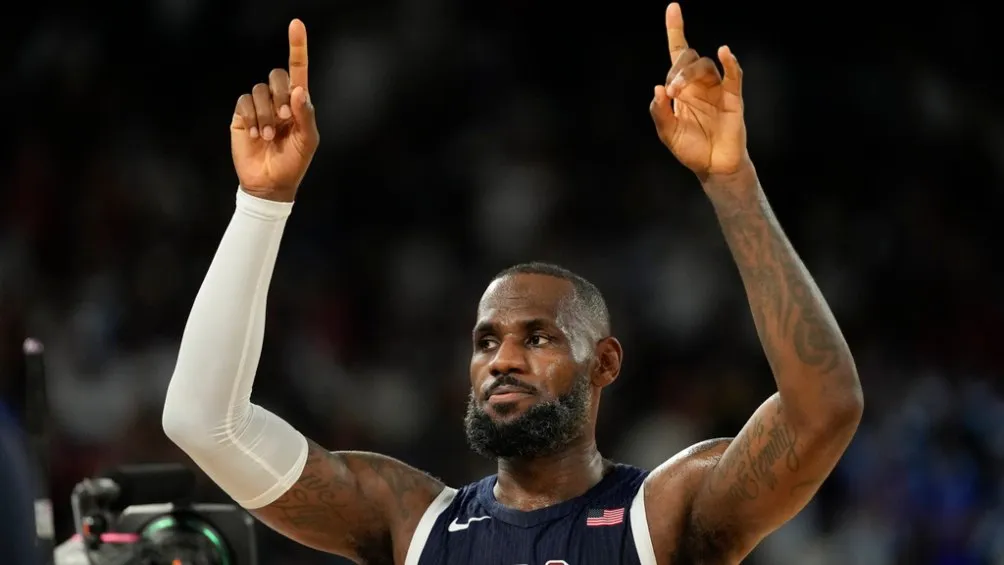 AP LeBron James en París 2024