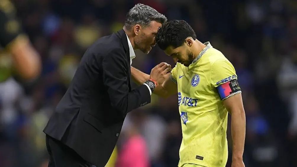 Fernando Ortiz entrenando a las Águilas