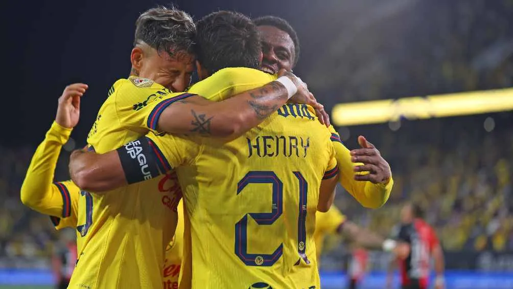 Lanzó un discurso para sus compañeros