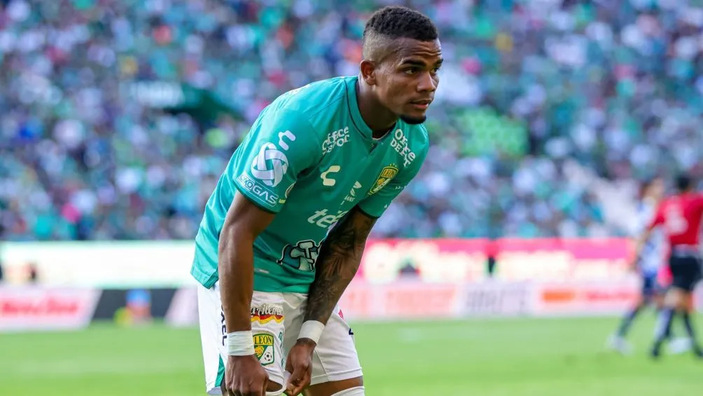 El jugador de león fue llevado al Torito