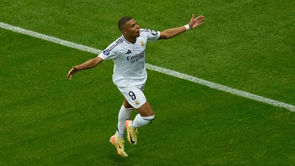 Festejo de Mbappé con el Real Madrid