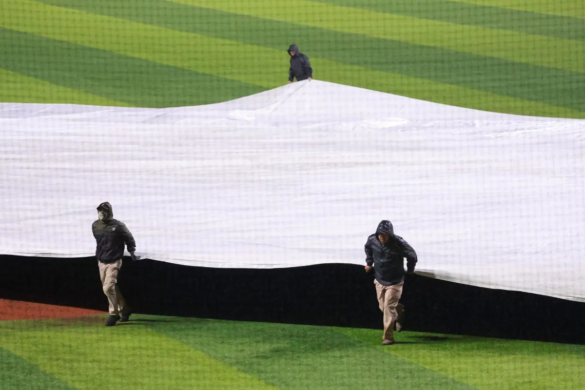 IMAGO 7 Las condiciones climáticas impidieron que el juego continuara