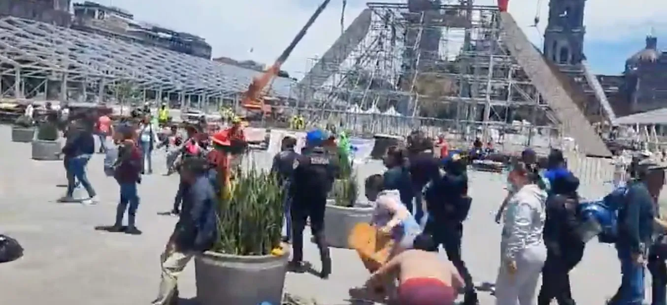 Los ciudadanos demandaban que dejarán circular a las personas sin problemas.