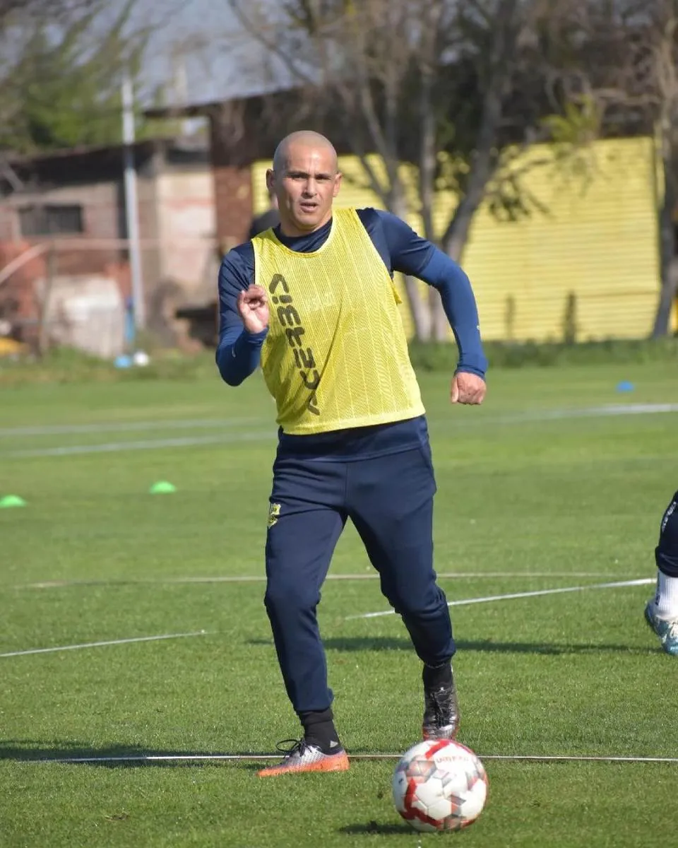 Suazo sufrió una lesión en los ligamentos de rodilla