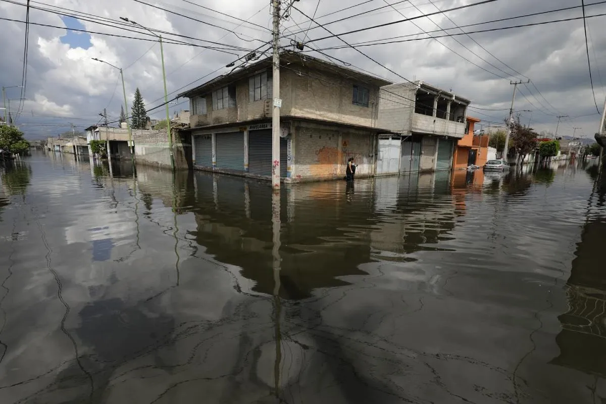 Redes Sociales Ya va para tres semanas que los habitantes de Chalco no pueden con el agua.
