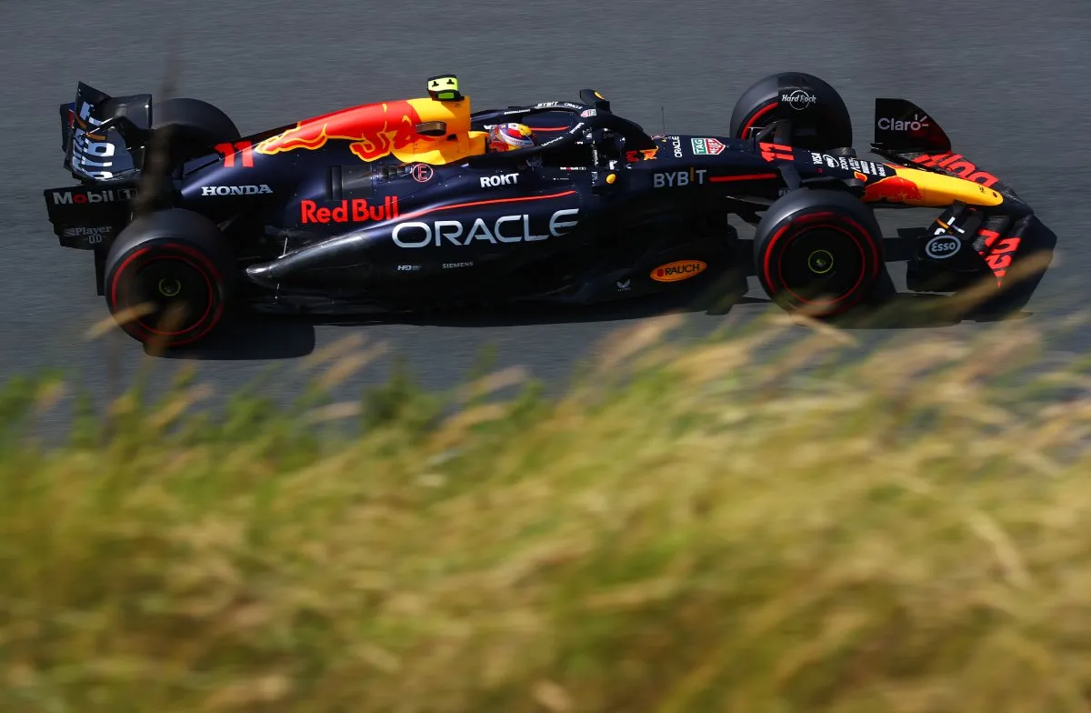 Checo tiene una racha de nueve carreras sin podio