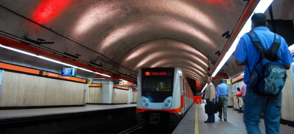 El domingo el Metro estará abierto desde las 5 de la mañana.