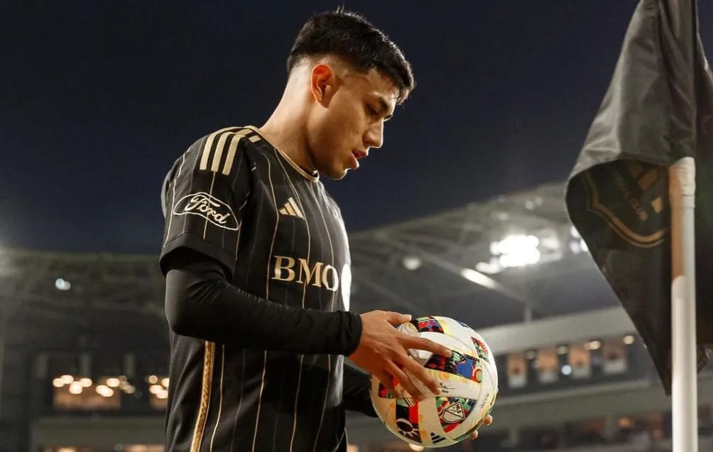 Omar Campos con muchos minutos en LAFC