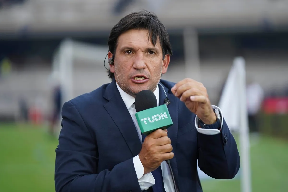 El mexicano comentando