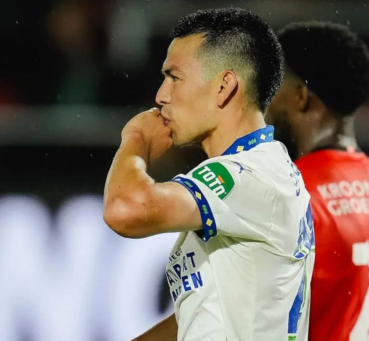 IG @hirvinglozano Hirving Lozano festeja una anotación