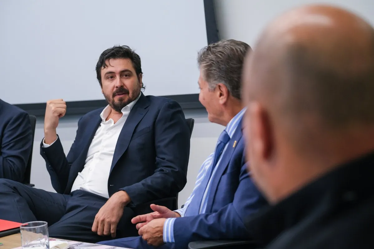 X: @EnriqueAlfaroR Amaury Vergara fue uno de los presentes