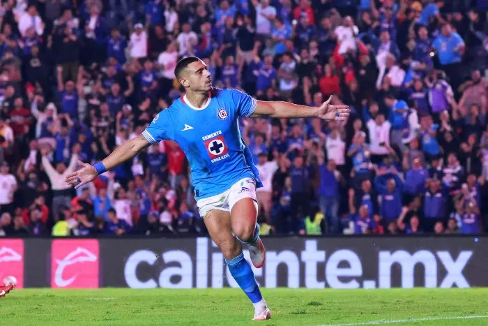 IMAGO7 Giakoumakis celebra un gol