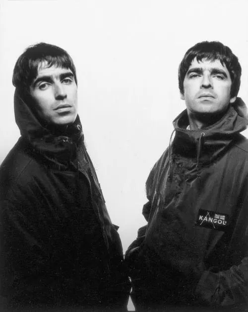 Los hermanos hacen historia tras reunirse después de años de pelea