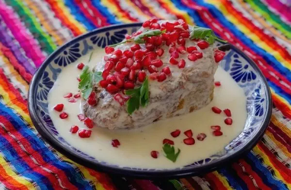 El chile en nogada no puede faltar en las mesas en estas fiestas mexicanas