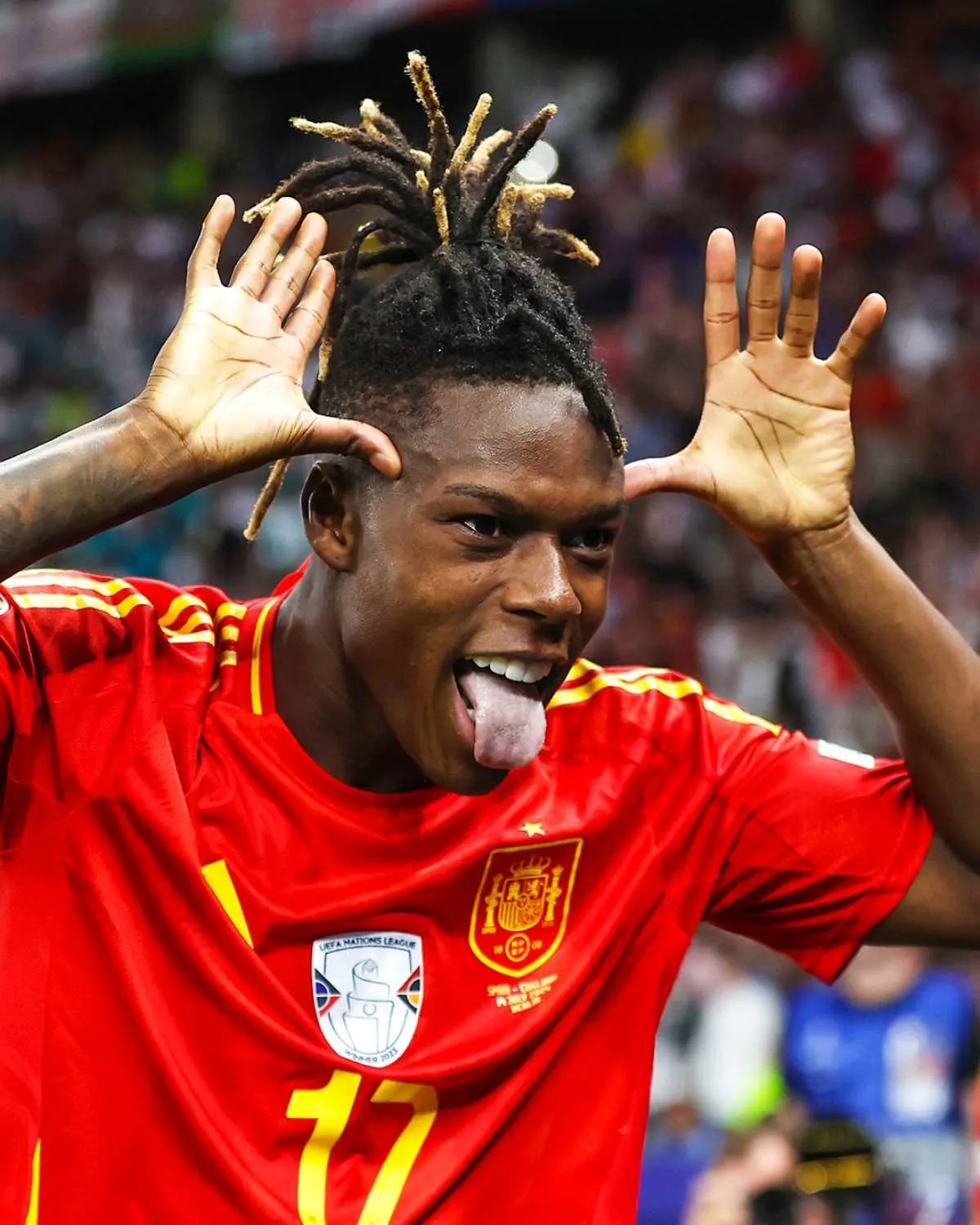 Nico en partido con España