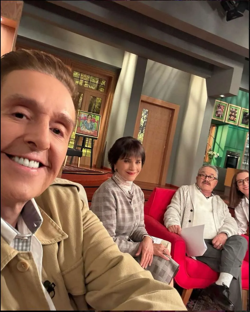 INSTAGRAM: @bisognodaniel Bisogno con sus compañeros de Ventaneando