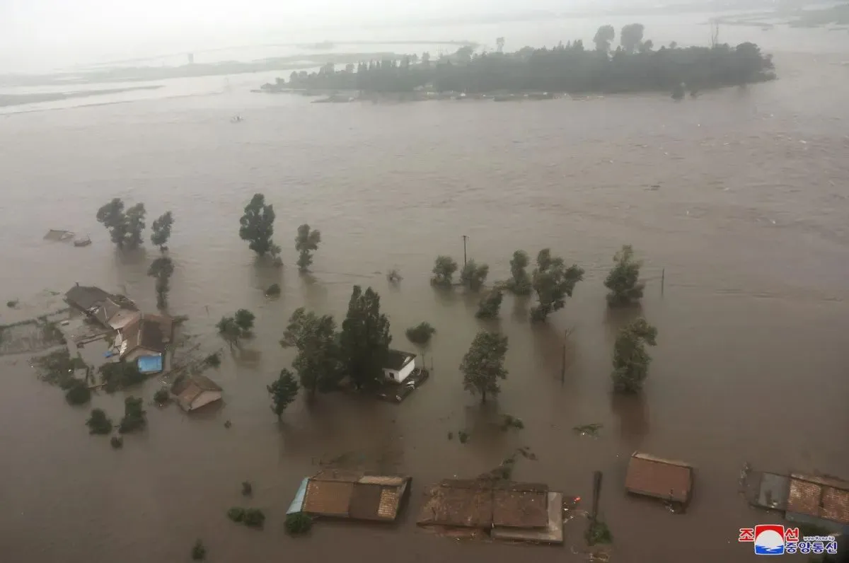 Miles de viviendas quedaron bajo el agua y se perdieron tierras de cultivo.