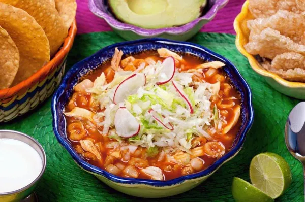 Cocina Vital El pozole es un platillo que lleva diversos ingredientes, así que toma nota que aquí te los decimos con precios