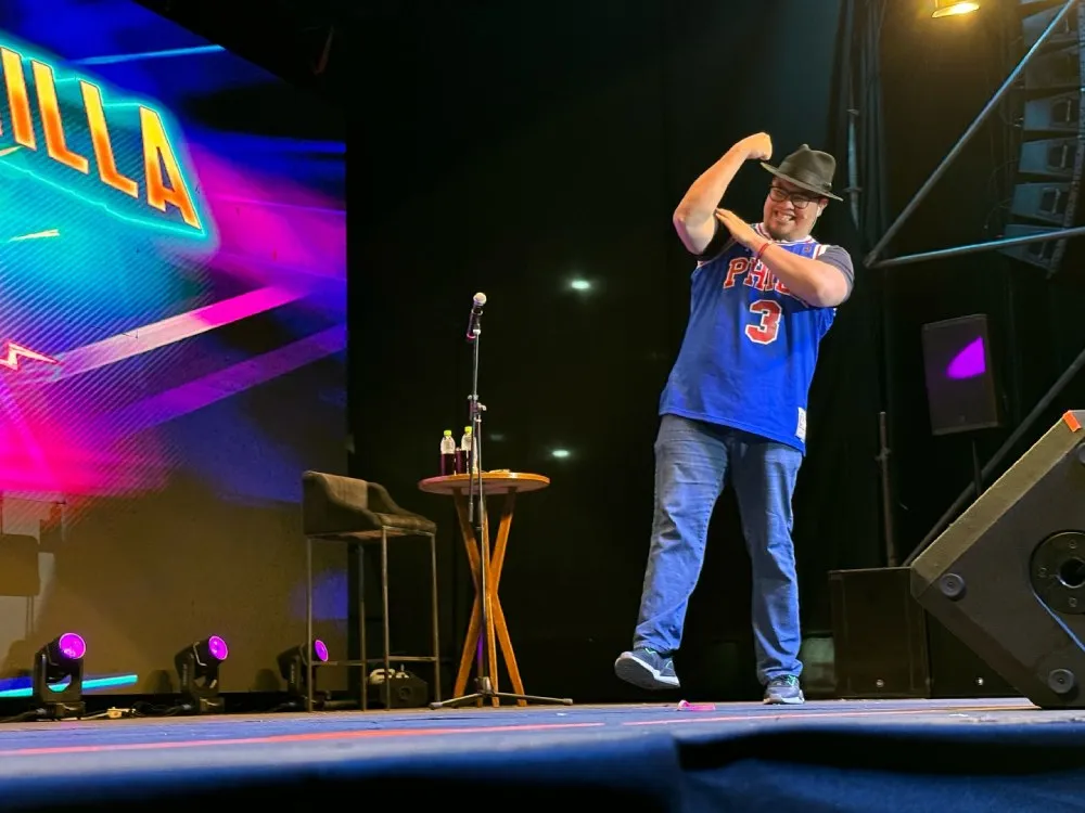 FB: @francoescaoficial Franco Escamilla está al pendiente de su familia.