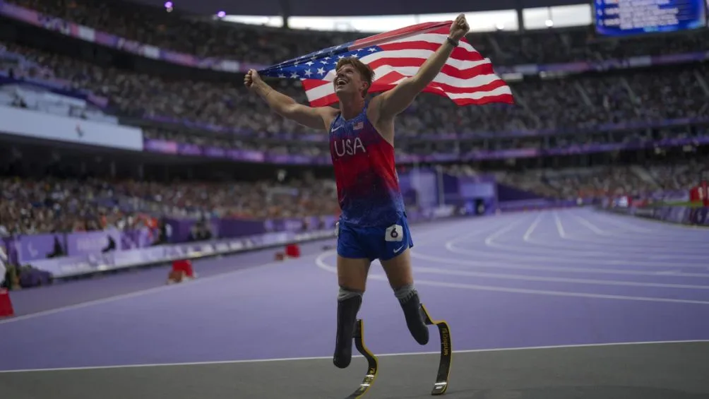 Hunter celebra el oro paralímpico