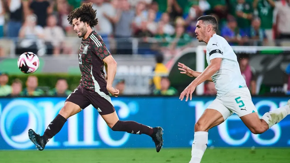 'Chino' Huerta anoto gol viniendo de la banca