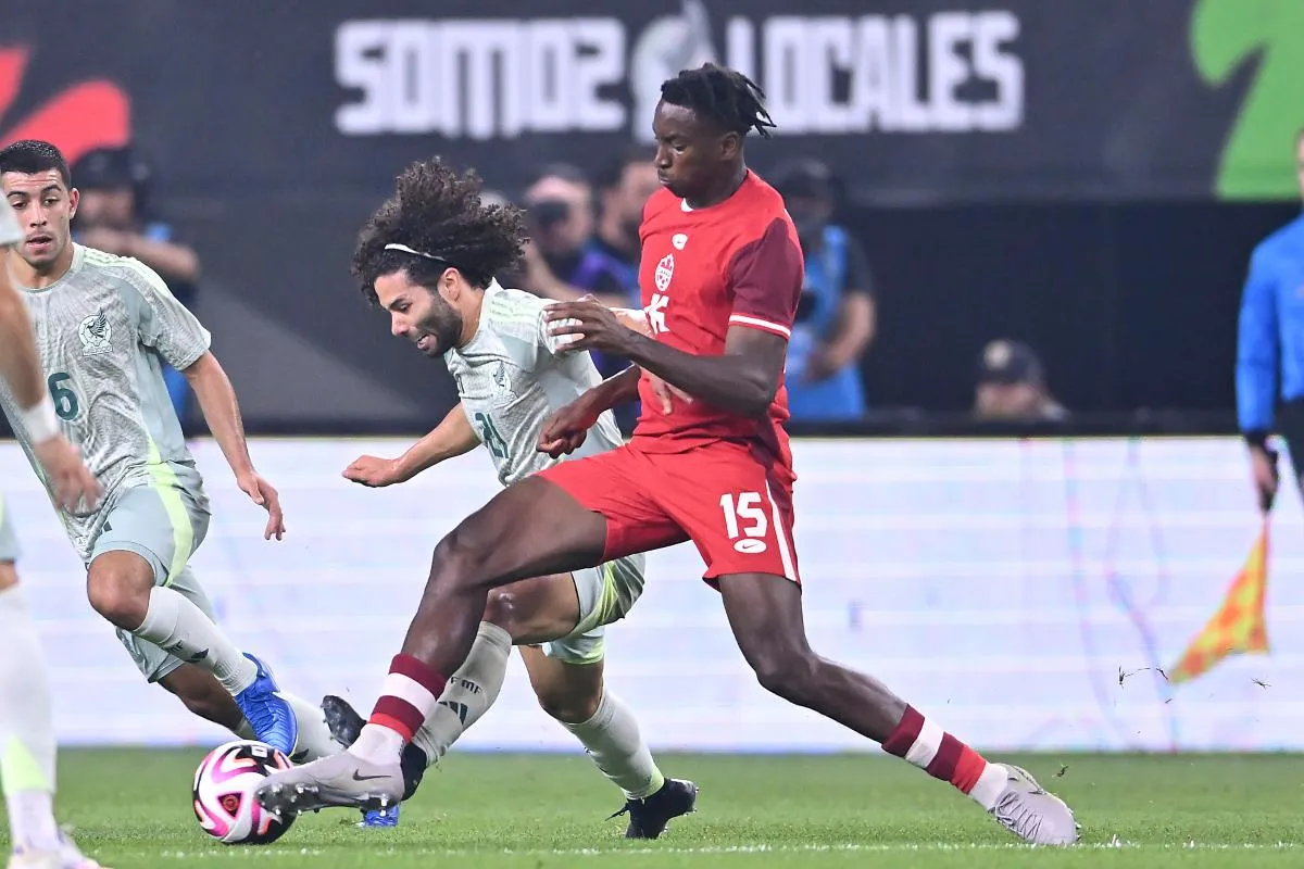 Huerta por el balón